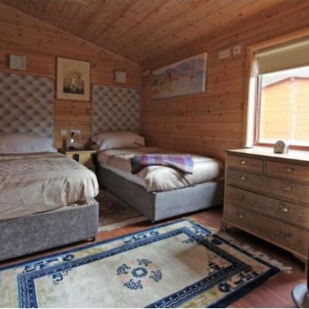 Astbury Falls Luxury Retreats Eardington Екстериор снимка