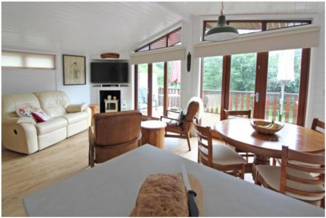 Astbury Falls Luxury Retreats Eardington Екстериор снимка
