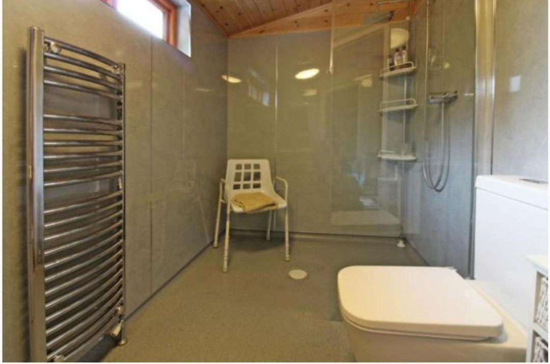Astbury Falls Luxury Retreats Eardington Екстериор снимка