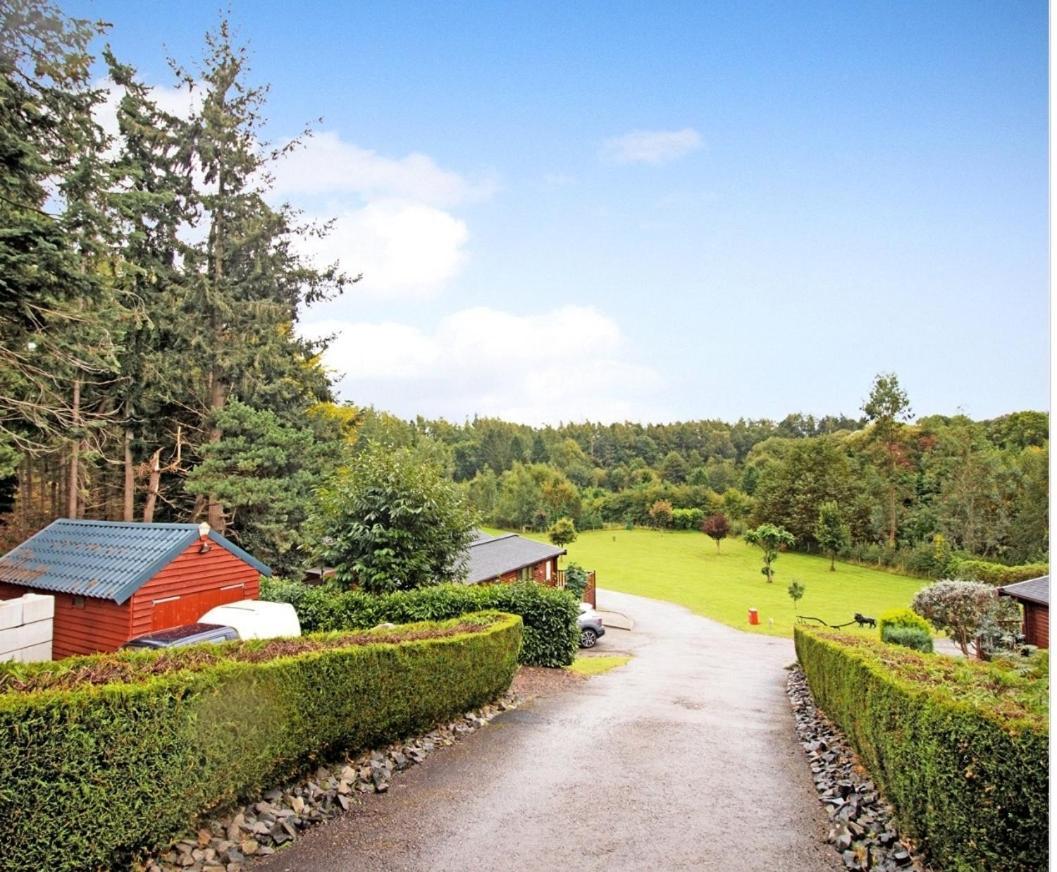 Astbury Falls Luxury Retreats Eardington Екстериор снимка